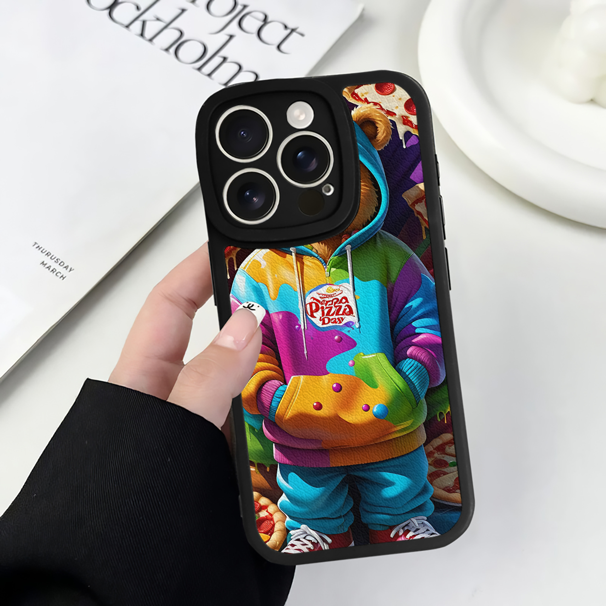 （画像用） ミッキーマウス Mickey Mouse 【iPhone 16シリーズ対応】シリコンスマホケース（レザー調） 材質：シリコン